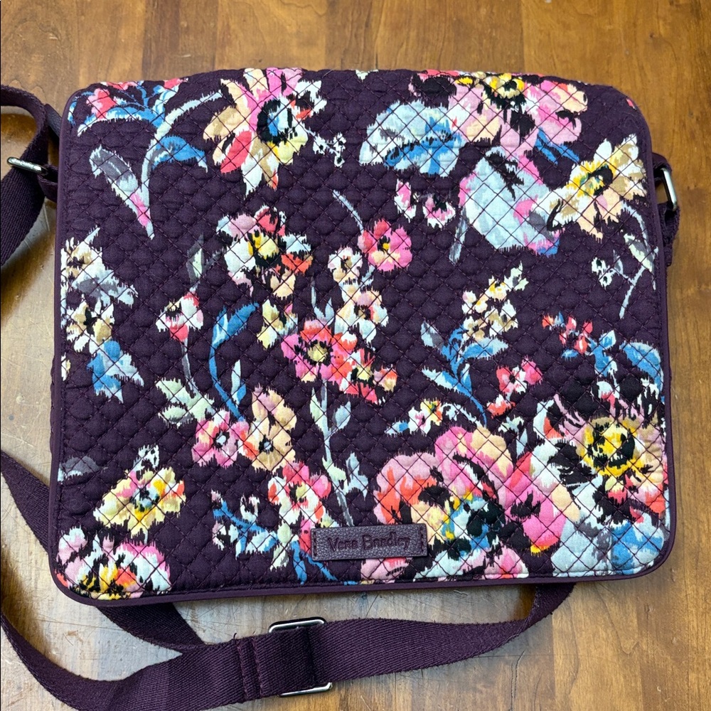 Vera Bradley Iconic Turnabout Crossbody purse - Picture 5 of 13